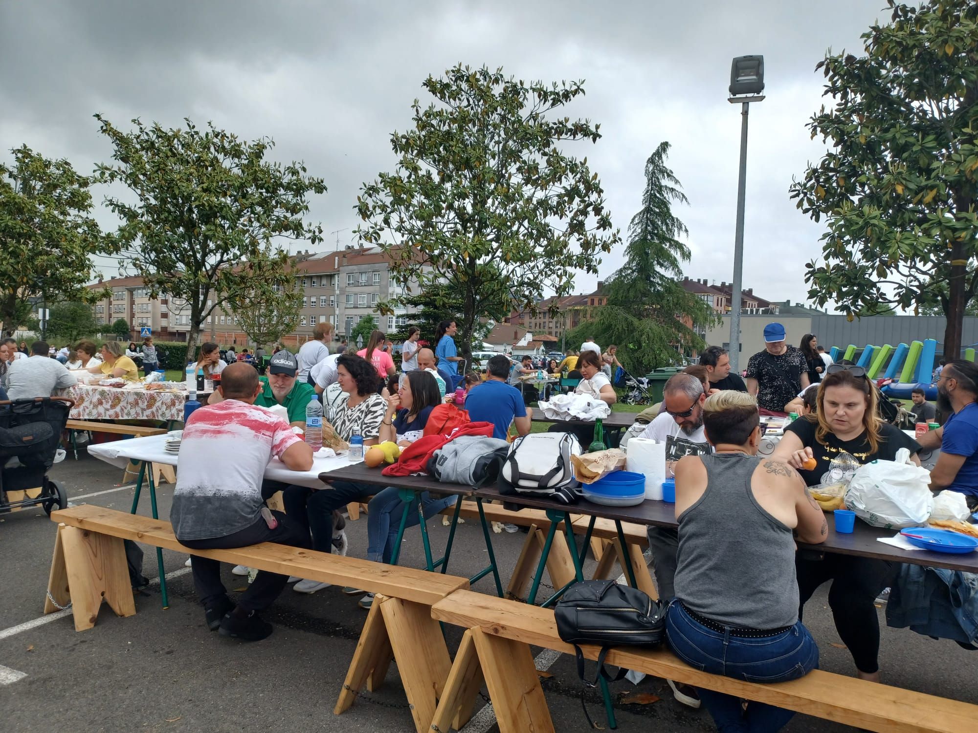 Llenazo en Lugo de Llanera: la jornada en familia desborda las previsiones