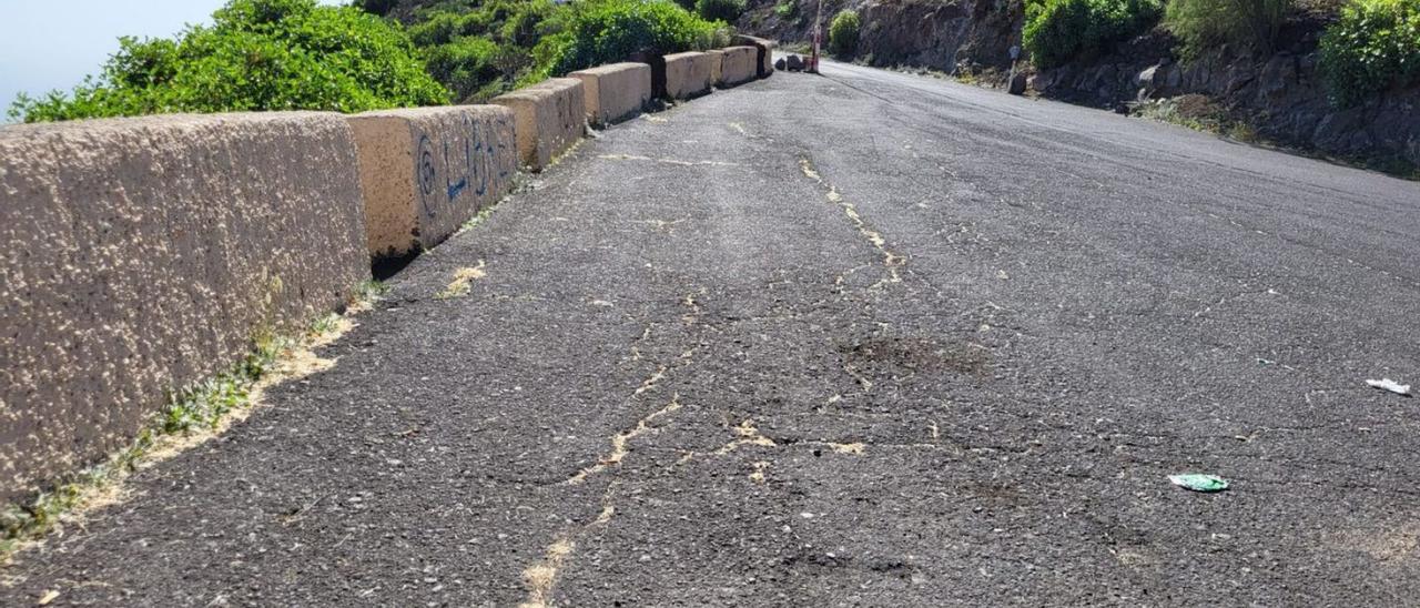 Carretera de acceso al Mirador La Centinela.