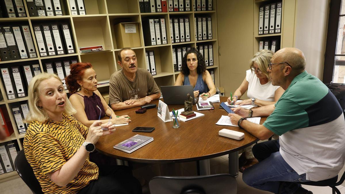 Un momento de la reunión de la comisión delegada de IU de Avilés.