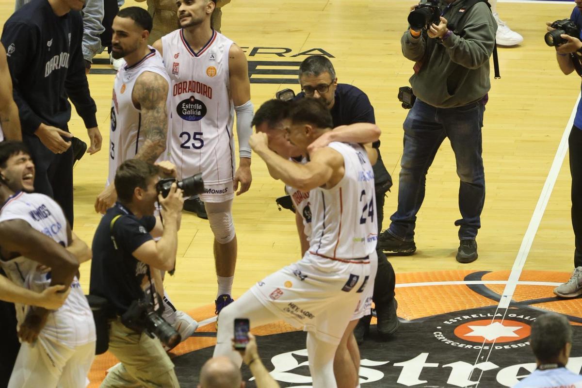 El Obradoiro asciende y convierte Sar en una fiesta de ACB