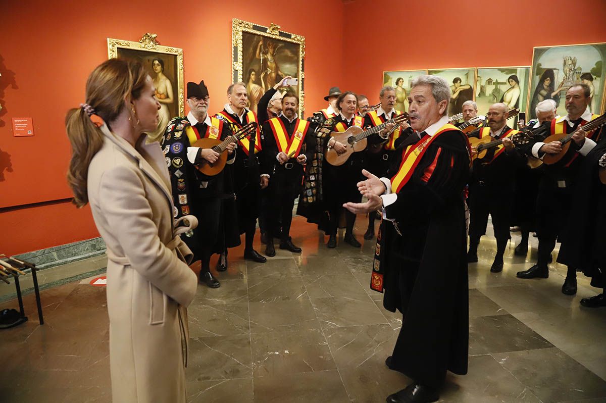 Los tunos realizan un homenaje a Julio Romero de Torres en el museo del pintor