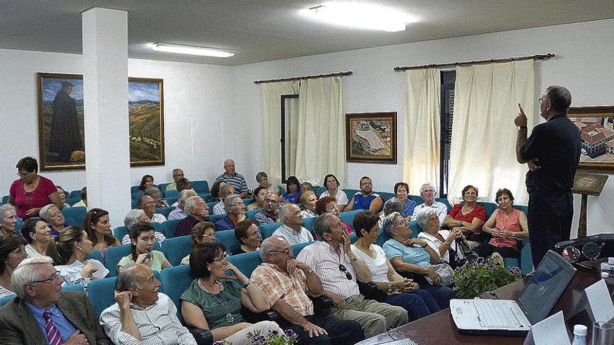 Una de las conferencias impartidas en Alcañices.