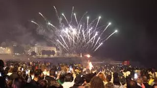 A Coruña quema fantasmas y sella ascensos a fuego por San Juan