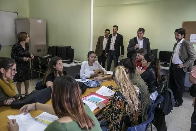 09/12/2016 EDUCACIÓN POLÍTICA  visita del presidente del gobierno Fernando Clavijo ey el presidente del cabildo de tenerife Carlos Alonso al Centro de Formación Profesional IES  Las Indias para explicar el proyectri Enlaza