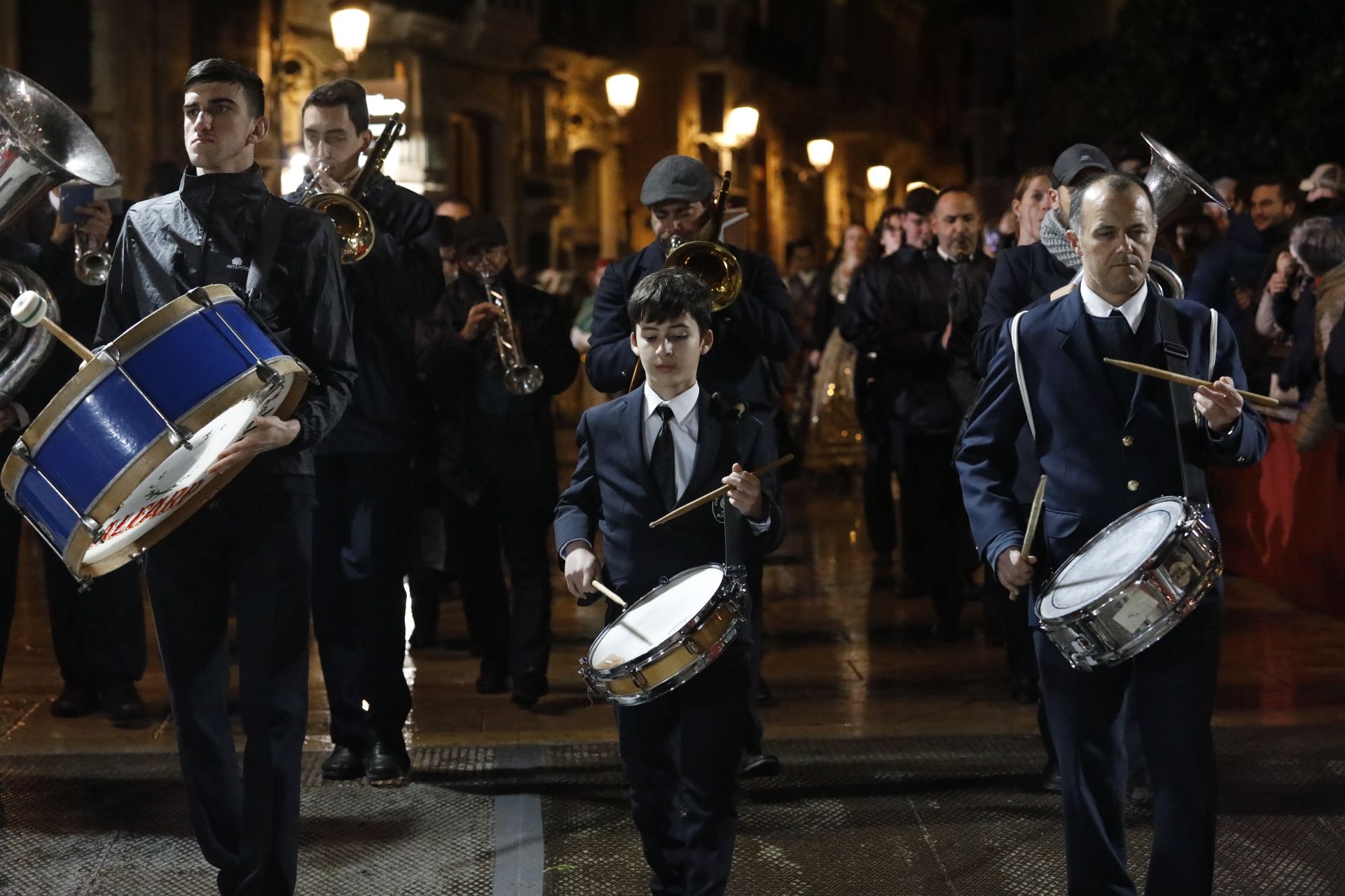 Búscate en el primer día de ofrenda por la calle Quart (entre las 22:00 a las 23:00 horas)