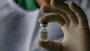 Els EUA donen aprovació definitiva a la vacuna de Pfizer contra la Covid