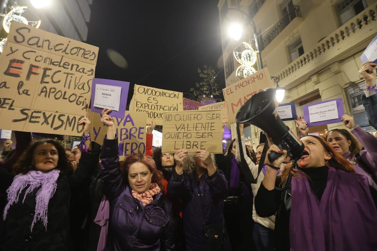 Alicante alza la voz contra la violencia de género en el 25-N.