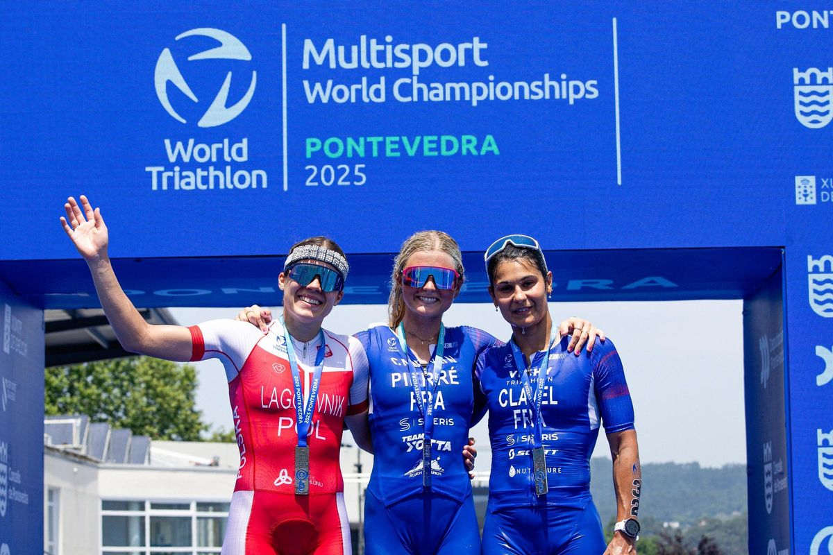 Podio de la carrera femenina, con la campeona Pierré, Lagownik y Clavel.