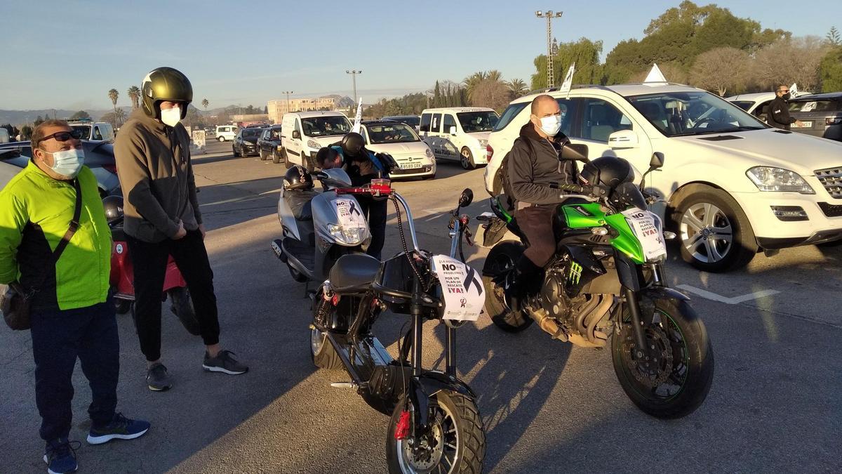 A la caravana también se han unido hosteleros en moto