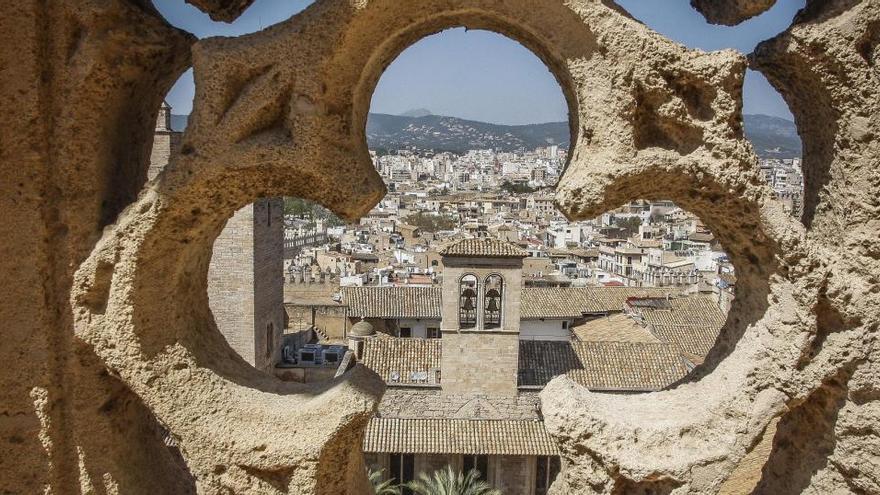 Auch die Dachterrasse der Kathedrale in Palma de Mallorca mit ihrem atemberaubenden Blick gehört zu den besonderen Orten auf Mallorca.