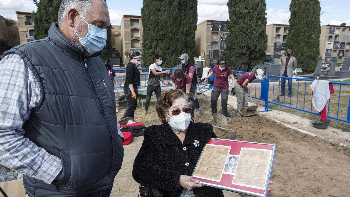 El cementerio de Alicante acoge la primera exhumación de represaliados del franquismo