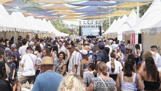 Ambiente en el Paseo de la Estación en las Fiestas de Elche, en una imagen de archivo.