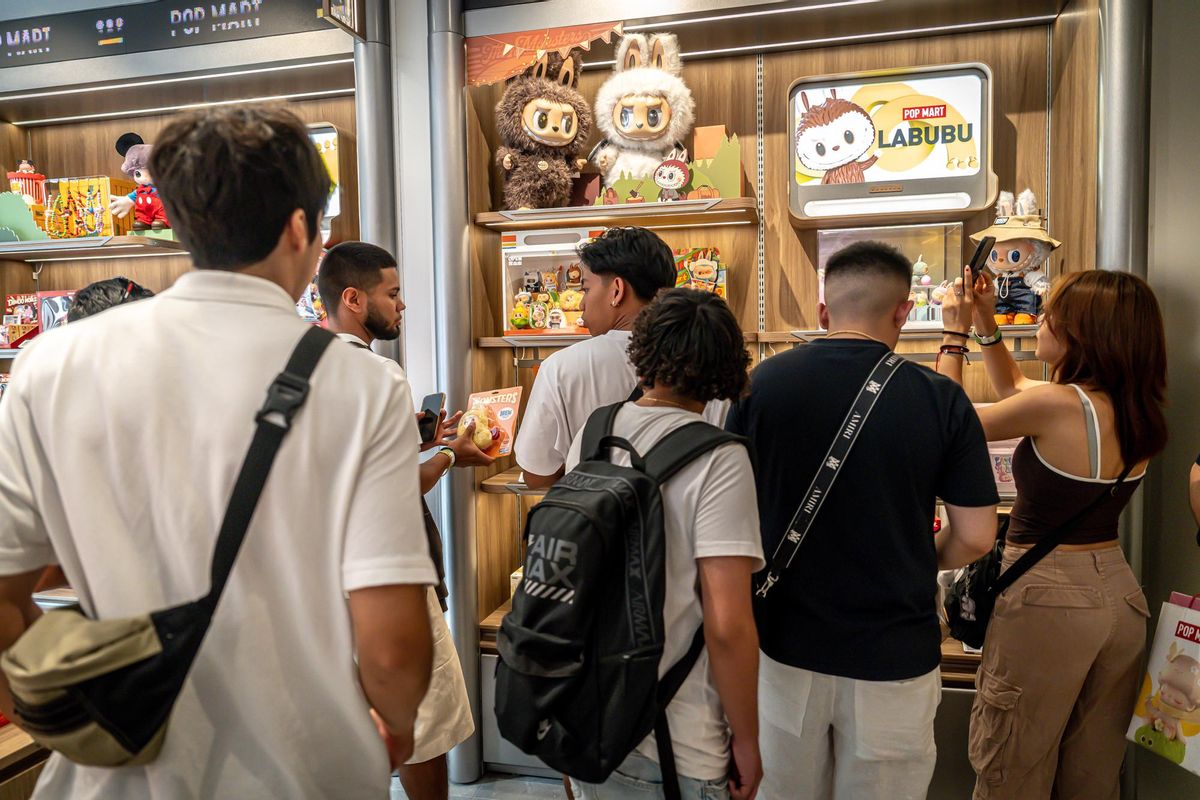 Colas masivas en Pop Mart por la llegada de Labubus a Barcelona