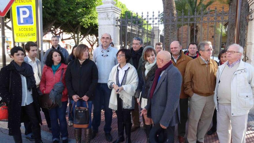 Representantes de sindicatos, vecinos, pensionistas y partidos.