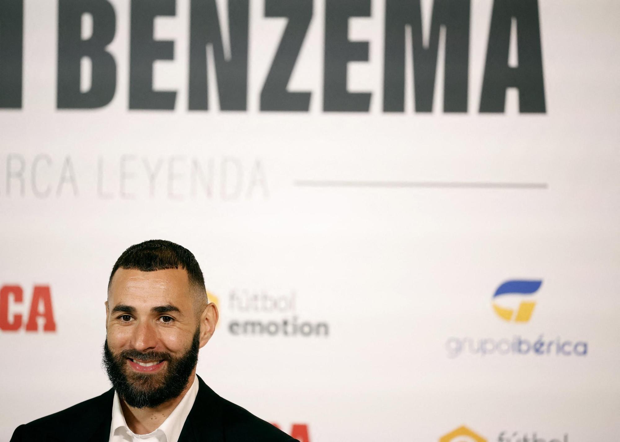 Karim Benzema, jugador del Real Madrid, recibe el premio Leyenda de Marca.