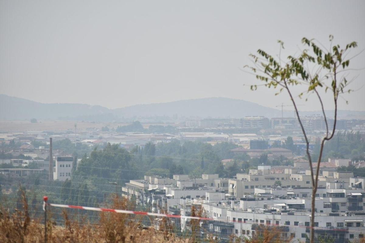 Galería | El humo de los incendios llega a Cáceres Galería | El humo de los incendios llega a Cáceres