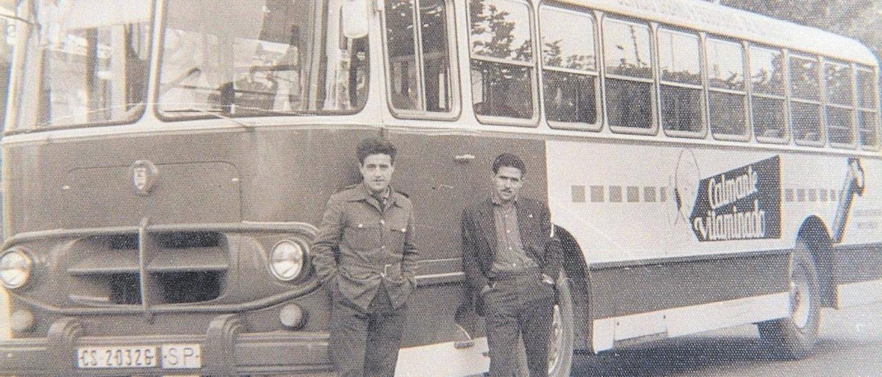 Un bus de los años sesenta en Castelló.