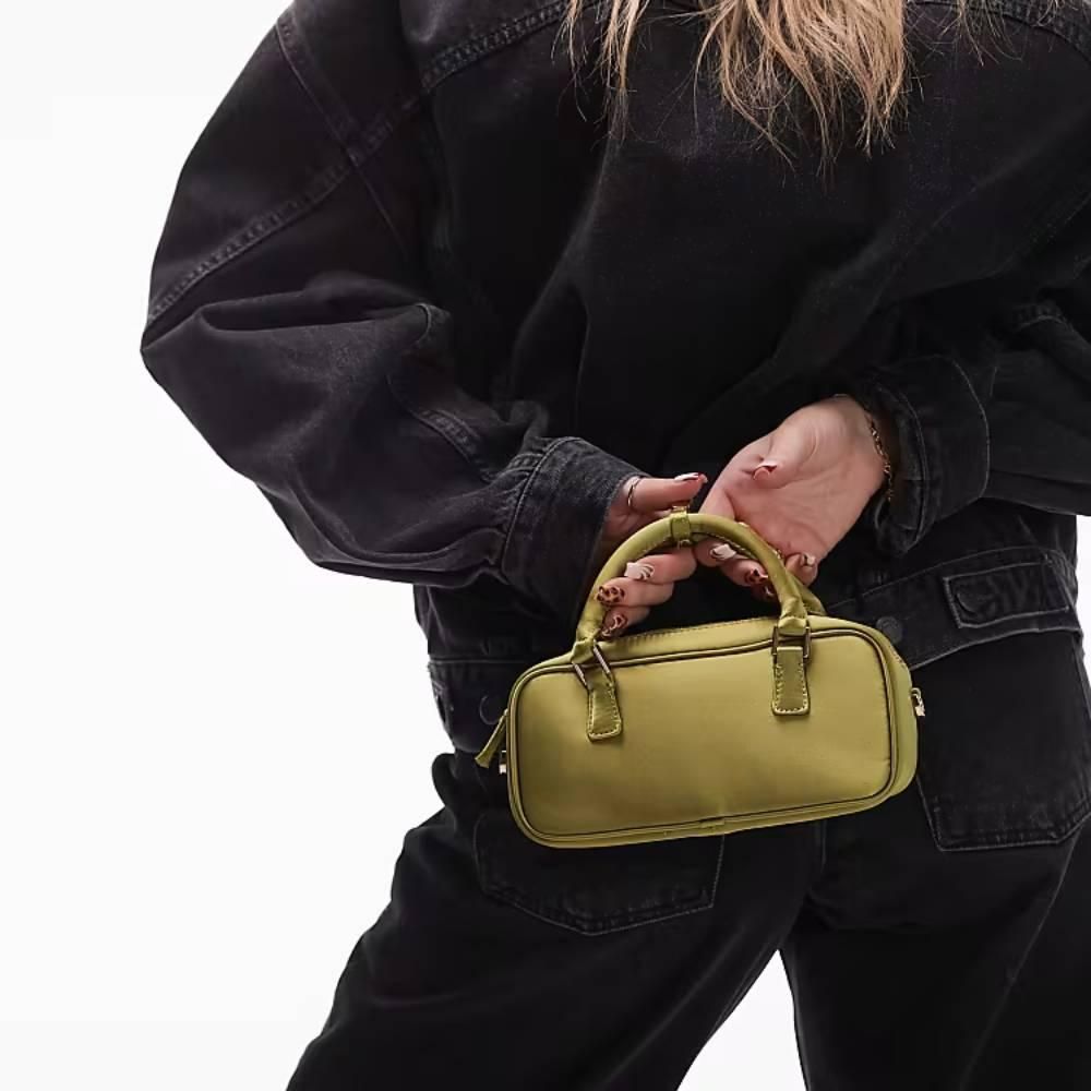Bolso de mano pequeño verde brillante de Mango