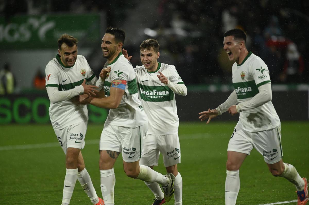 Elche CF - Rayo Vallecano: el último partido del 2025 de los franjiverdes, en imágenes