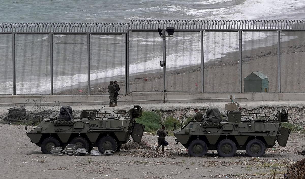 La Policia marroquina frustra un intent de salt massiu de la tanca de Ceuta