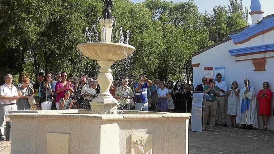 El entorno del santuario de Argeme se embellece con una fuente