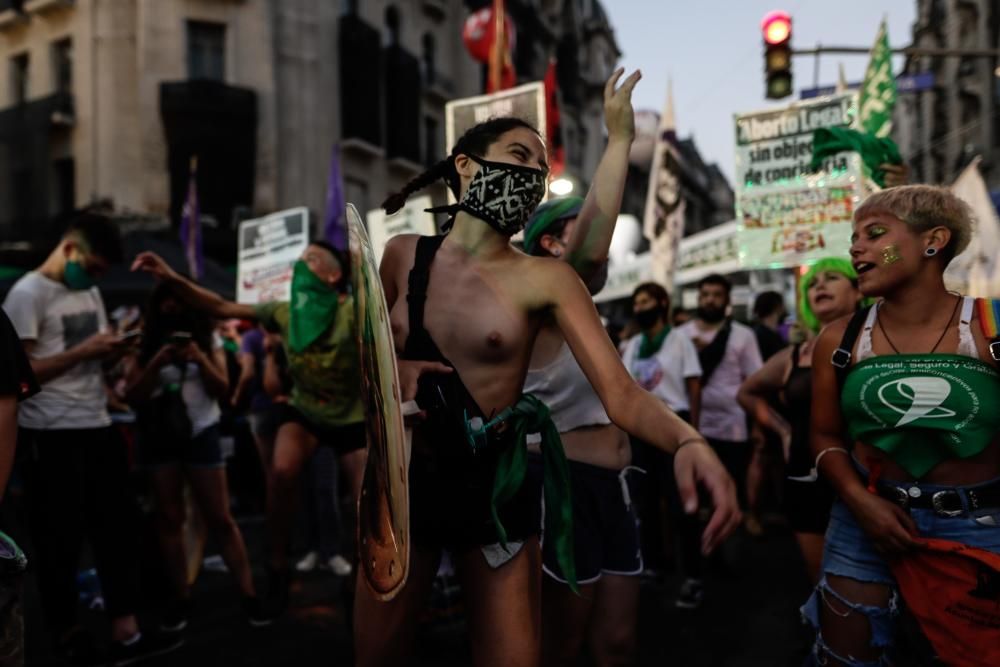 Los verdes toman las calles de Argentina por la ley que legaliza el aborto