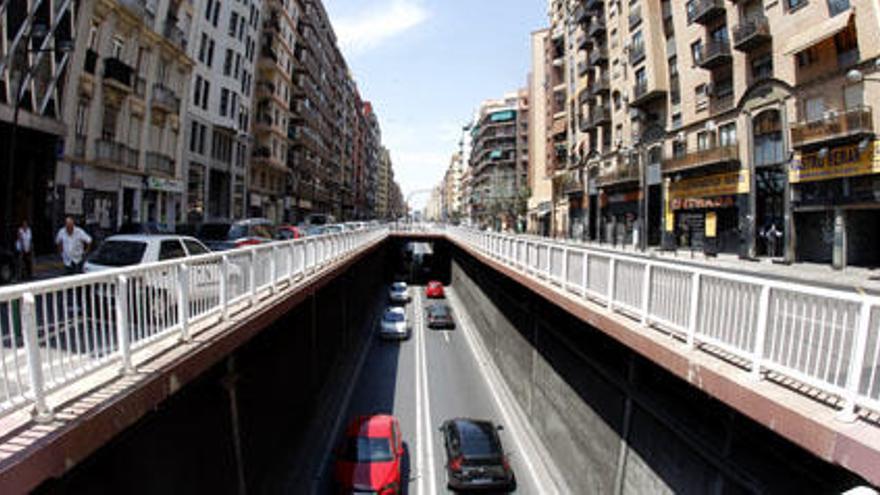 El túnel de Pérez Galdós y la avenida soporta el paso de más de 50.000 coches diarios.