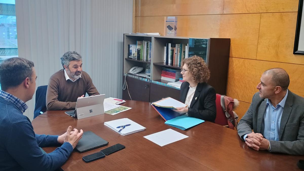 Por la izquierda, Olmo Ron, Alejandro Calvo, Ana Isabel Fernández y Juan Vicente Fernández.