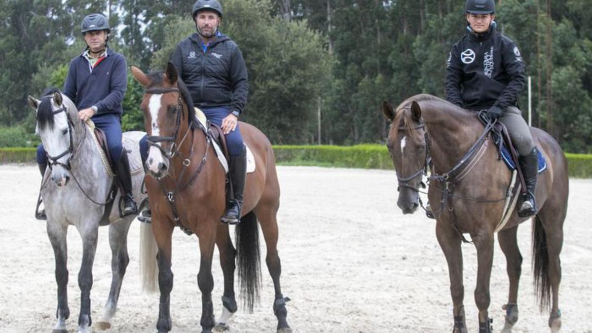 Rafael Tapias a lomos de Carwin, Carlos Domínguez con Gettina C y Pedro Ayán con Chill Out Charlie, todos del club Alazán