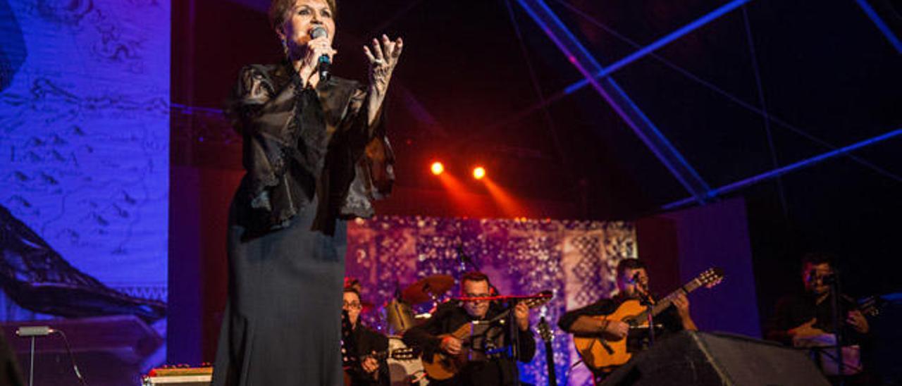 Mary Sánchez, durante su concierto anoche en Arrecife.