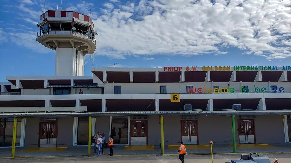 El secuestro de una avioneta con 14 pasajeros en Belice deja tres heridos y el atacante fallecido