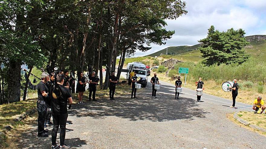 Gaiteros de As Portelas animaron la jornada. | A. S.