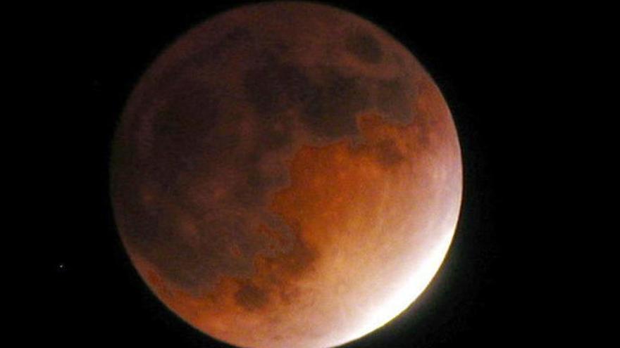 El eclipse de luna en Galicia: todo lo que tienes que saber de la &#039;Luna de Sangre&#039;
