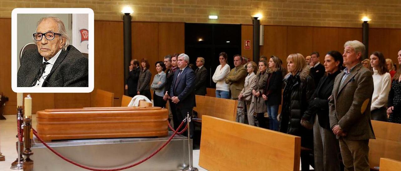 Por la izquierda, en primera fila, Pablo Gárate, Shiori Miyasako, María Marín, Tomás Marín, Luisa Serrano y Mariano Marín, ayer, durante el oficio por Mariano Marín (en el recuadro), en el tanatorio de Cabueñes.