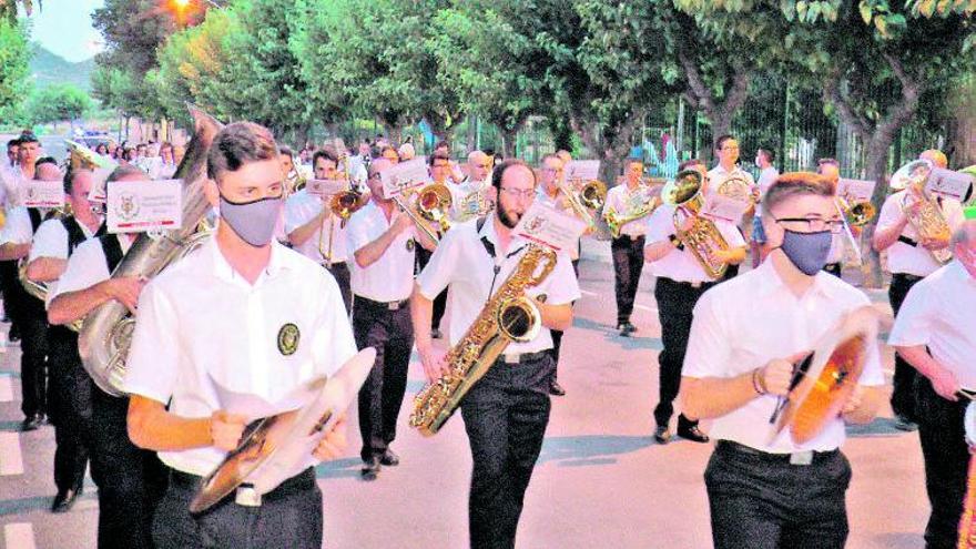 La música continua trobant el 
seu lloc als carrers valencians