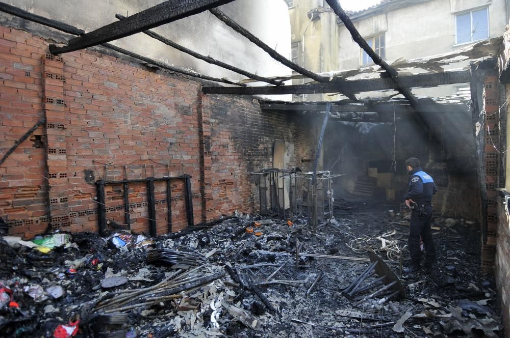 El incendio en un bazar chino en Pola de Lena