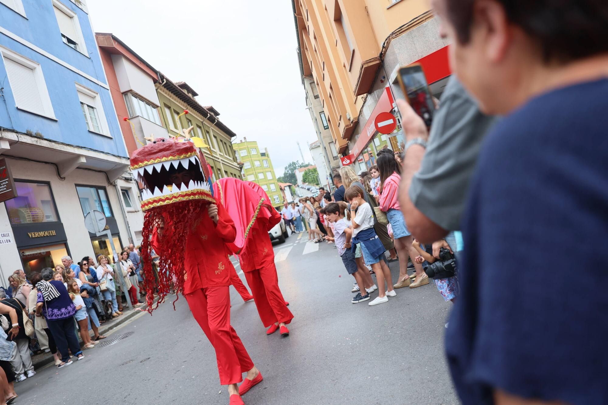 EN IMÁGENES: El desfile de carrozas por las fiestas del Carmen de Luancoi
