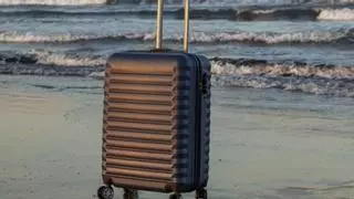 La maleta perfecta para llevar en viajes largos es la más vendida, espaciosa y, ¡barata!