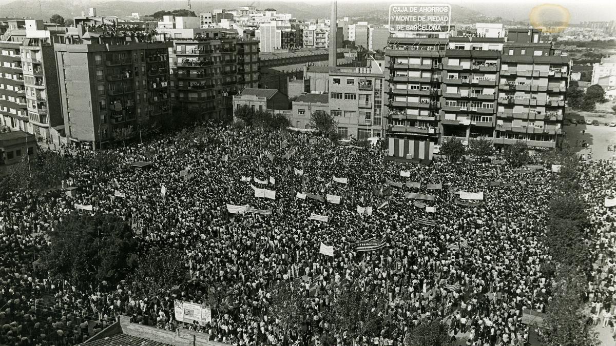 Celebracion de la diada nacional de catalunya onze de setembre en Sant Boi de Llobregat 1976 fotografia de Paco Elvira