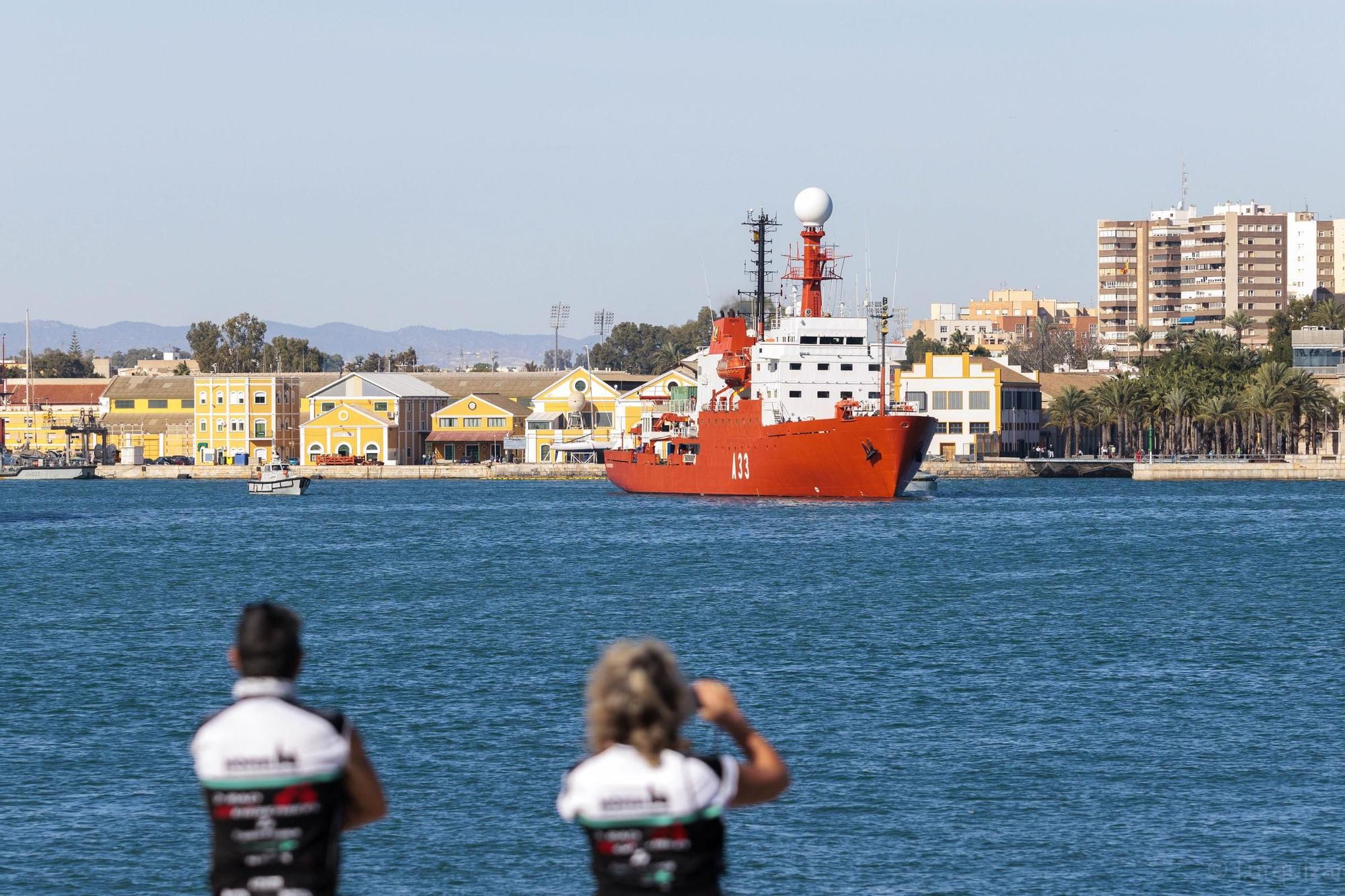Las imágenes de la despedida del buque Hespérides en Cartagena