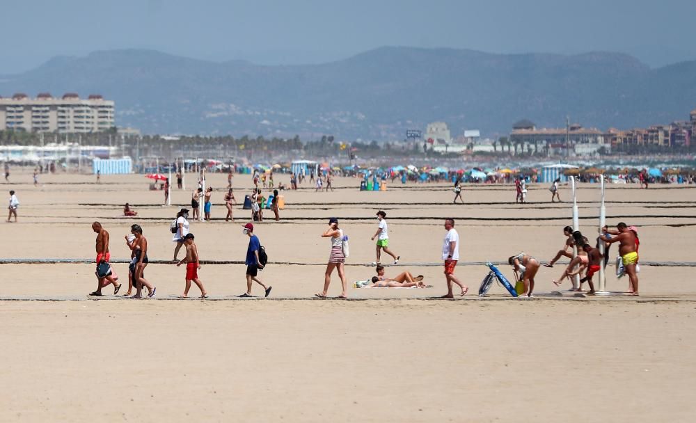 Playas en València medio vacías en el primer fin de semana de agosto