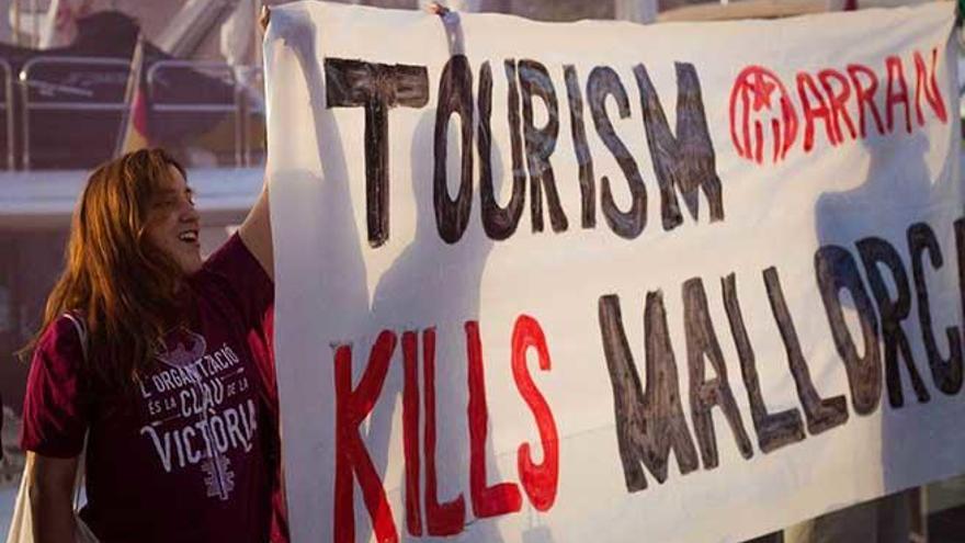 La protesta tuvo lugar en la tarde del 22 de julio en el Muelle de la Lonja de Palma.