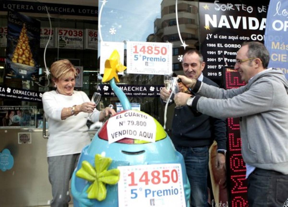 UNA OFICINA DE BILBAO AGRACIADA CON UN QUINTO PREMIO VENDE UN CUARTO