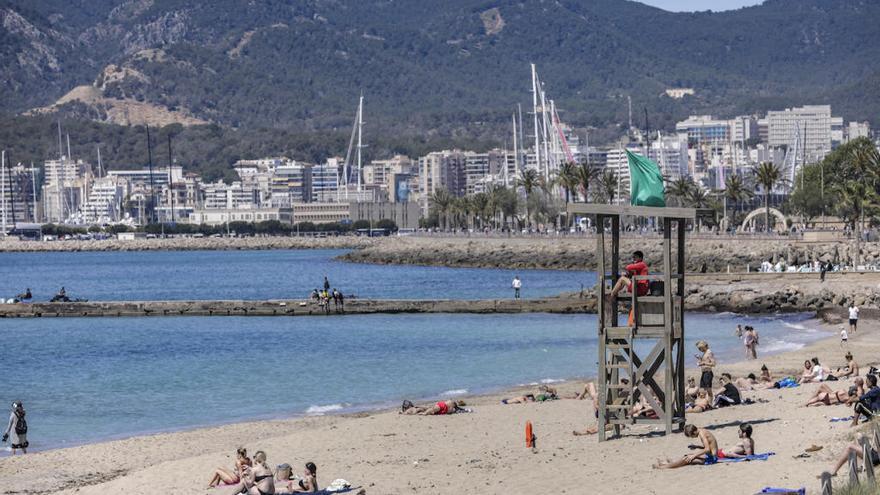 Reabren las playas de Can Pere Antoni y Ciutat Jardí tras un nuevo vertido