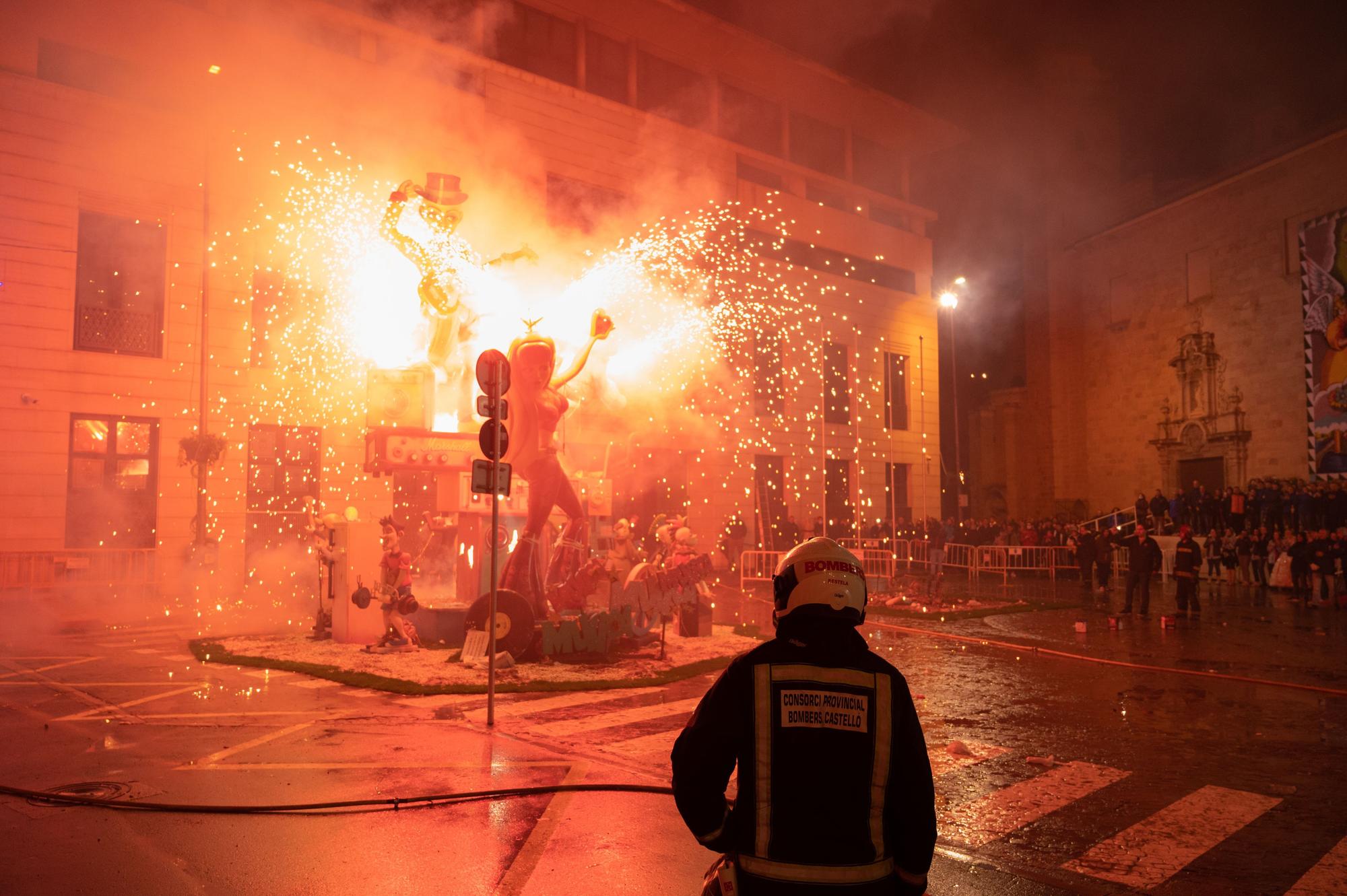 Así se vivió la 'cremà' de las Fallas de Burriana 2022