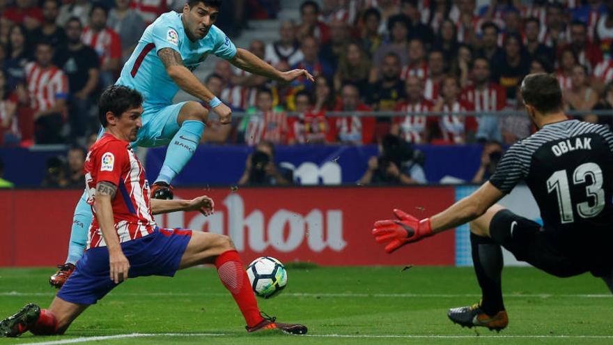 El gol al final de Luis Suárez mantiene invicto al Barça