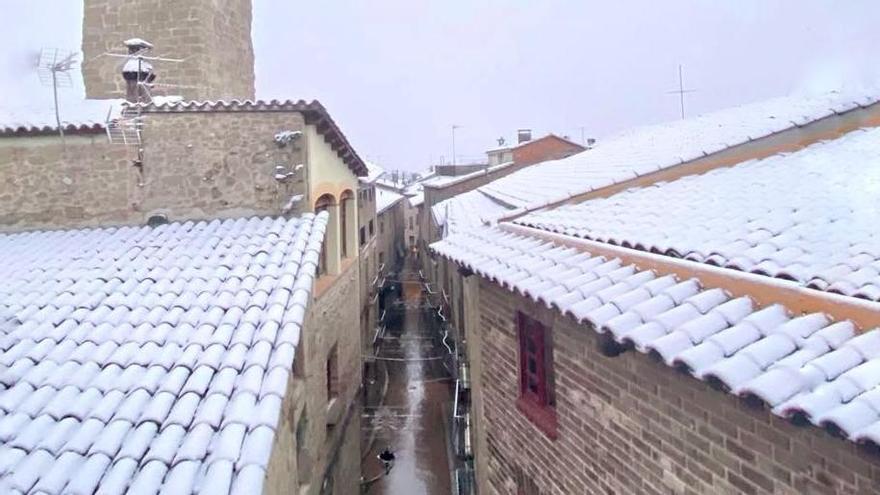 Teulades nevades al nucli antic de Solsona