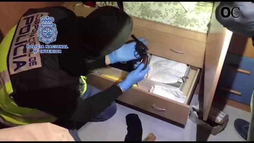 Cae una red de narcotráfico e interceptan 12 contenedores de cocaína camuflada en Marín