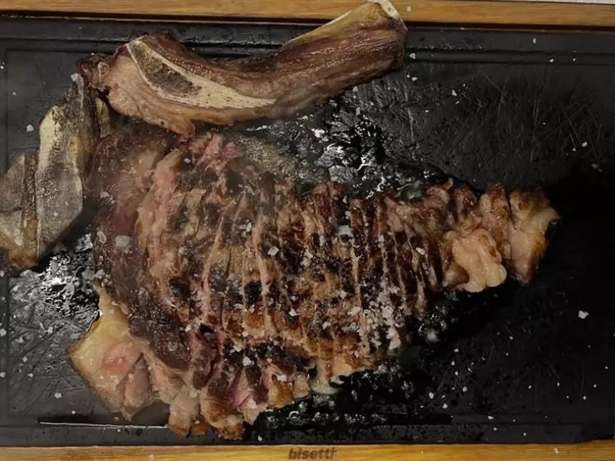 El chuletón de Ca la Pilar, el plato más icónico