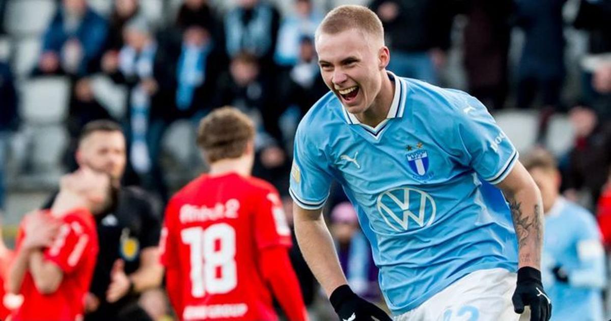 Daníel Gudjohnsen celebra un gol con el Malmö